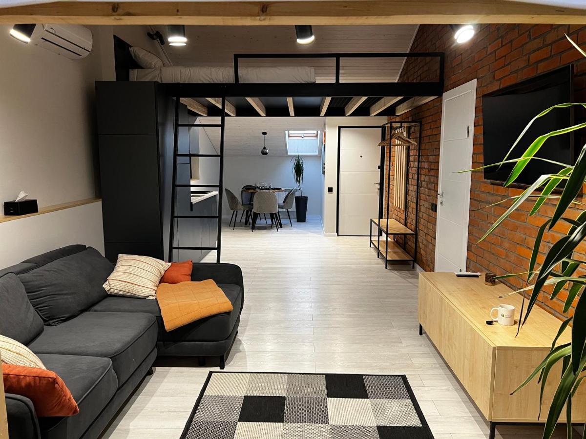 «Гори́Ще На Площі Польський Ринок» Apartment Kamianets Podilskyi Bagian luar foto